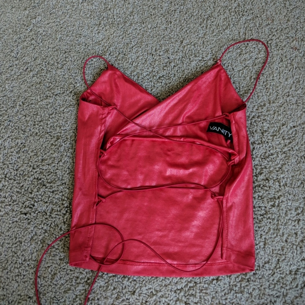 Backless top - Picture 2 of 5